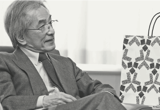 バッグの構造と着物の柄と。三越の歴史と友禅の歴史と。2つが交わるとき、伝統は進化する